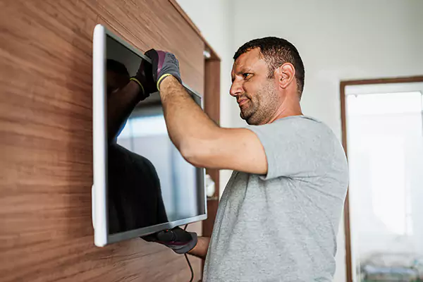 TV Mounting Service in Abu Dhabi, UAE